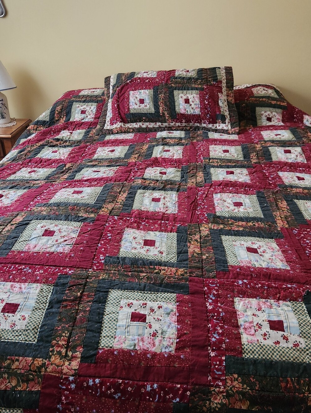 LOG CABIN Patchwork Quilt Queen Red Green Floral 1 Sham Cotton Poly Fill Cottage